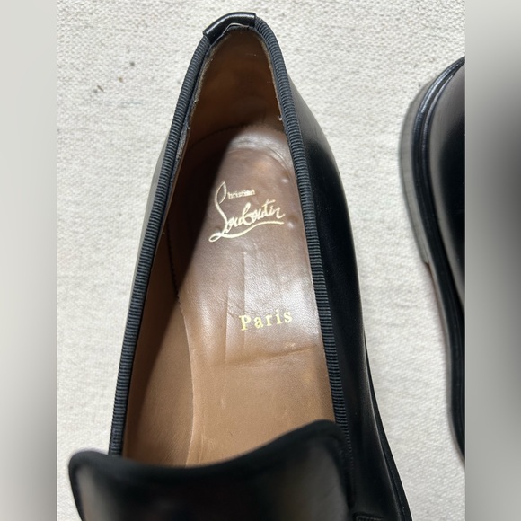 Christian Louboutin - Picture 6 of 9